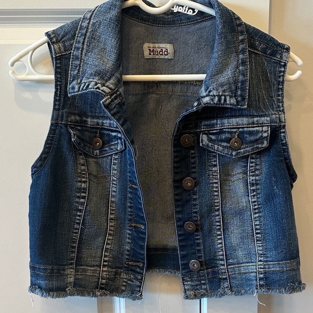 2/$20 Denim MUDD VEST Sleeveless DISTRESSED ROUGH EDGED HEM SZ MED - Picture 7 of 10
